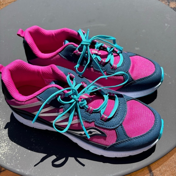 Saucony Big Kid Shoes NIB - Picture 6 of 13